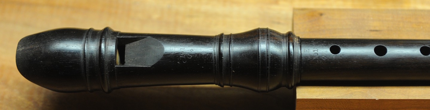 Dolmetsch II 2.jpg
