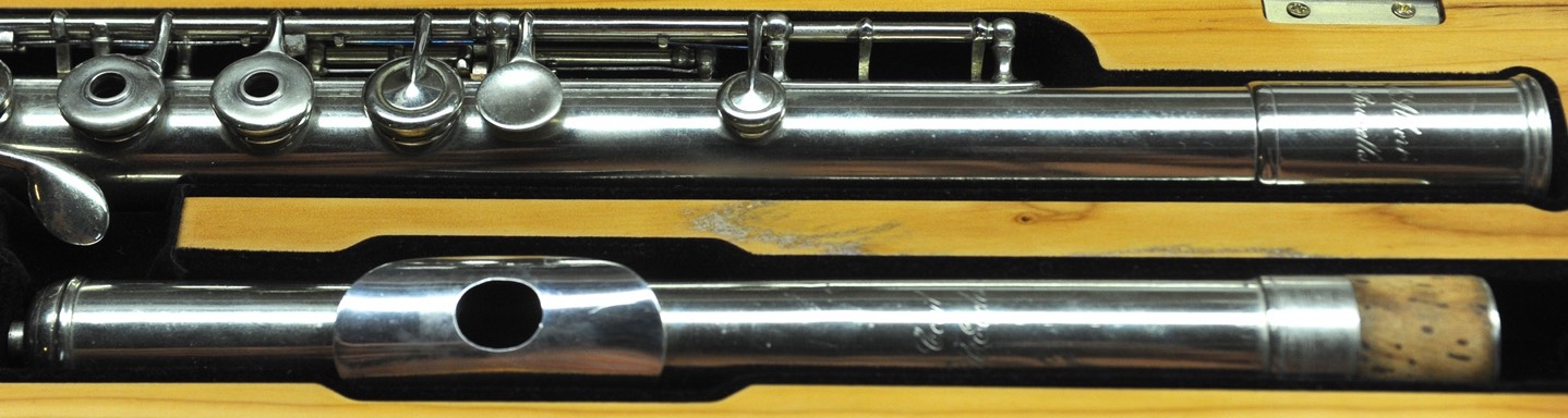 Noe Freres 1-key 4.jpg